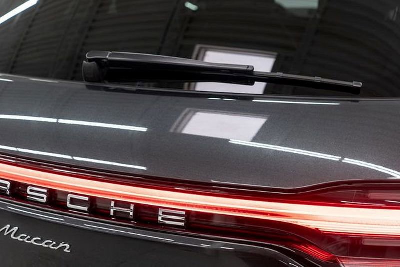 Used 2023 Porsche Macan image 46