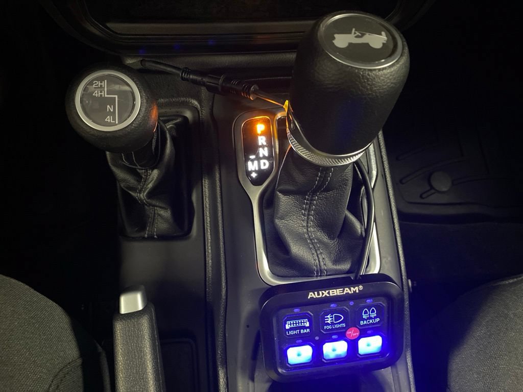 Used 2025 Jeep Wrangler Sport AWD/4WD image 12