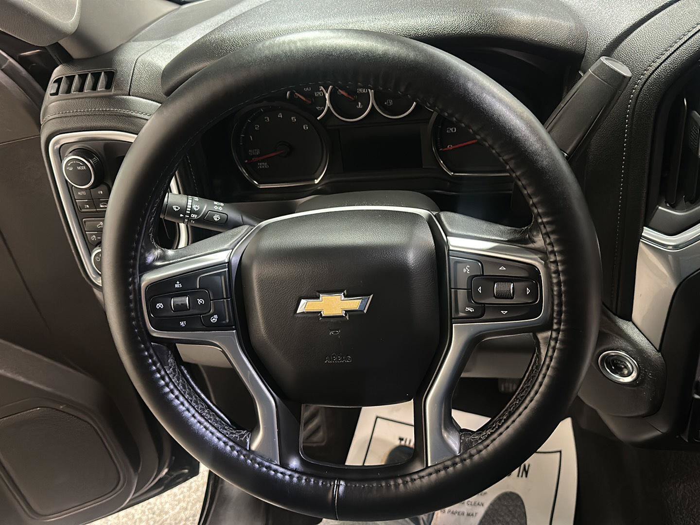 Used 2020 Chevrolet Silverado 1500 LT w/ All-Star Edition AWD/4WD image 20