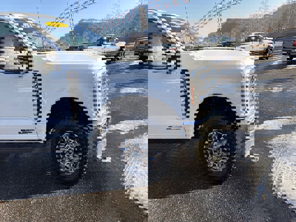 Used 2024 Ford F250 Lariat image 2