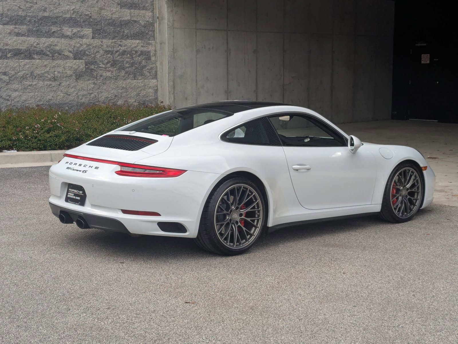 Used 2017 Porsche 911 Carrera 4S image 9