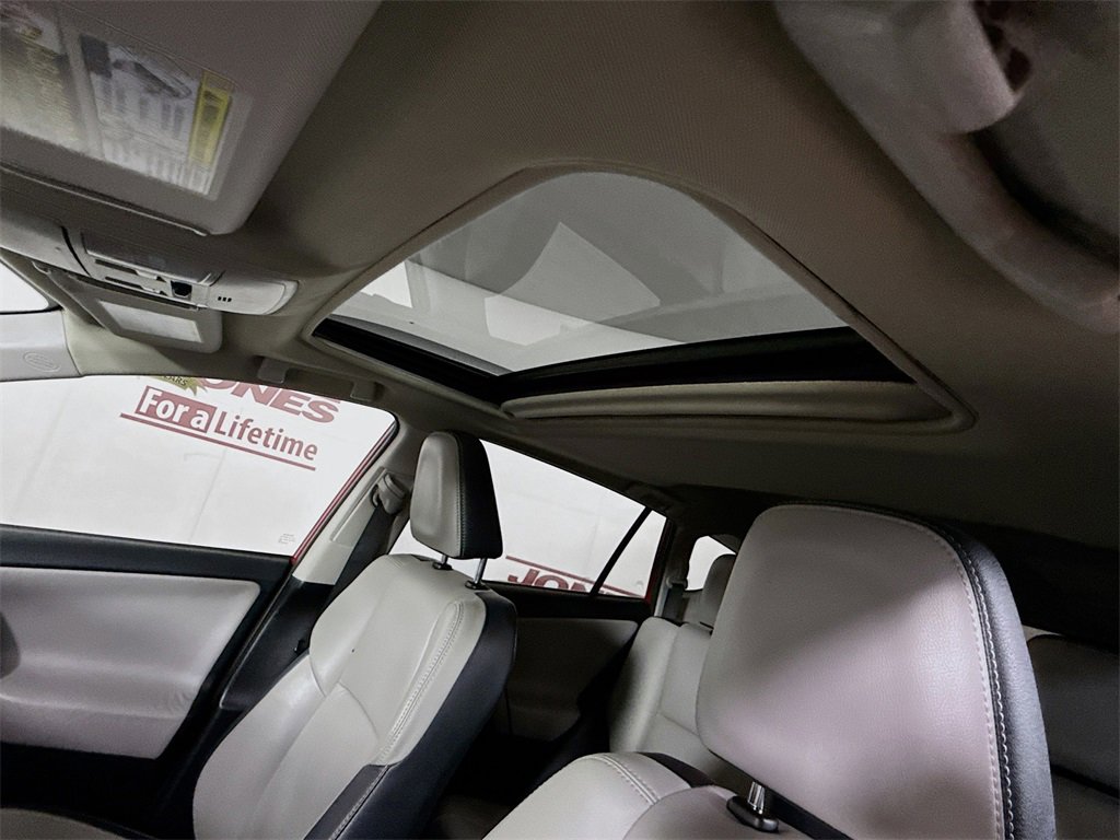 Used 2017 Toyota RAV4 Limited image 10