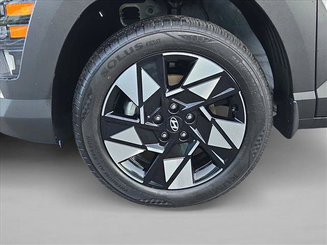 Used 2025 Hyundai Kona SEL AWD/4WD image 24