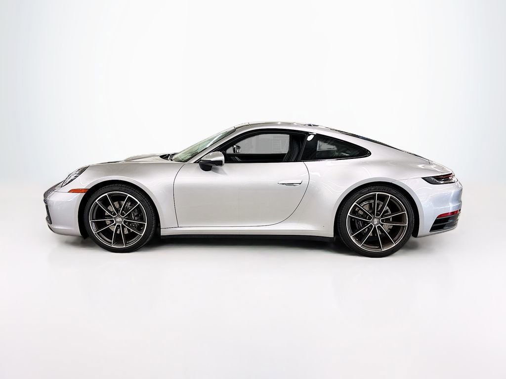 Used 2022 Porsche 911 Carrera RWD image 2