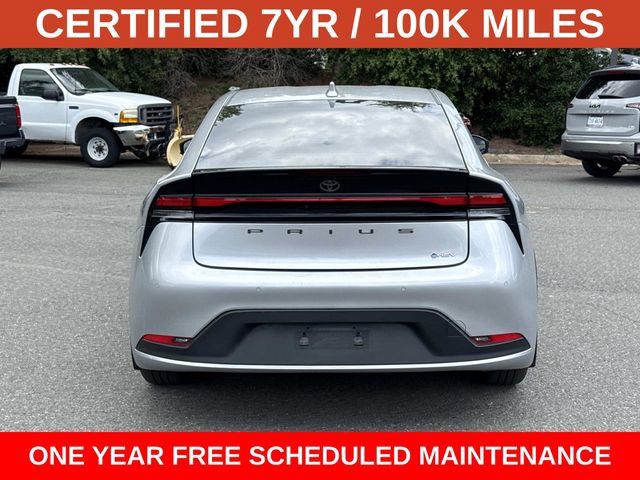 Used 2024 Toyota Prius LE FWD image 3