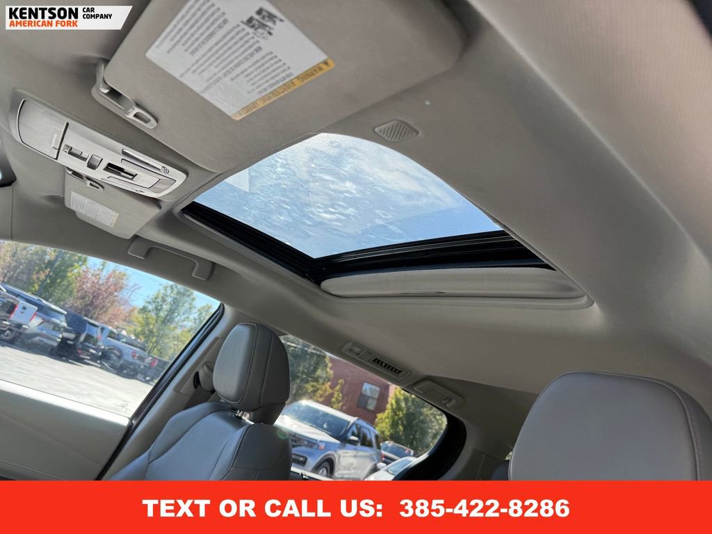 Used 2024 Toyota Sienna XLE image 30