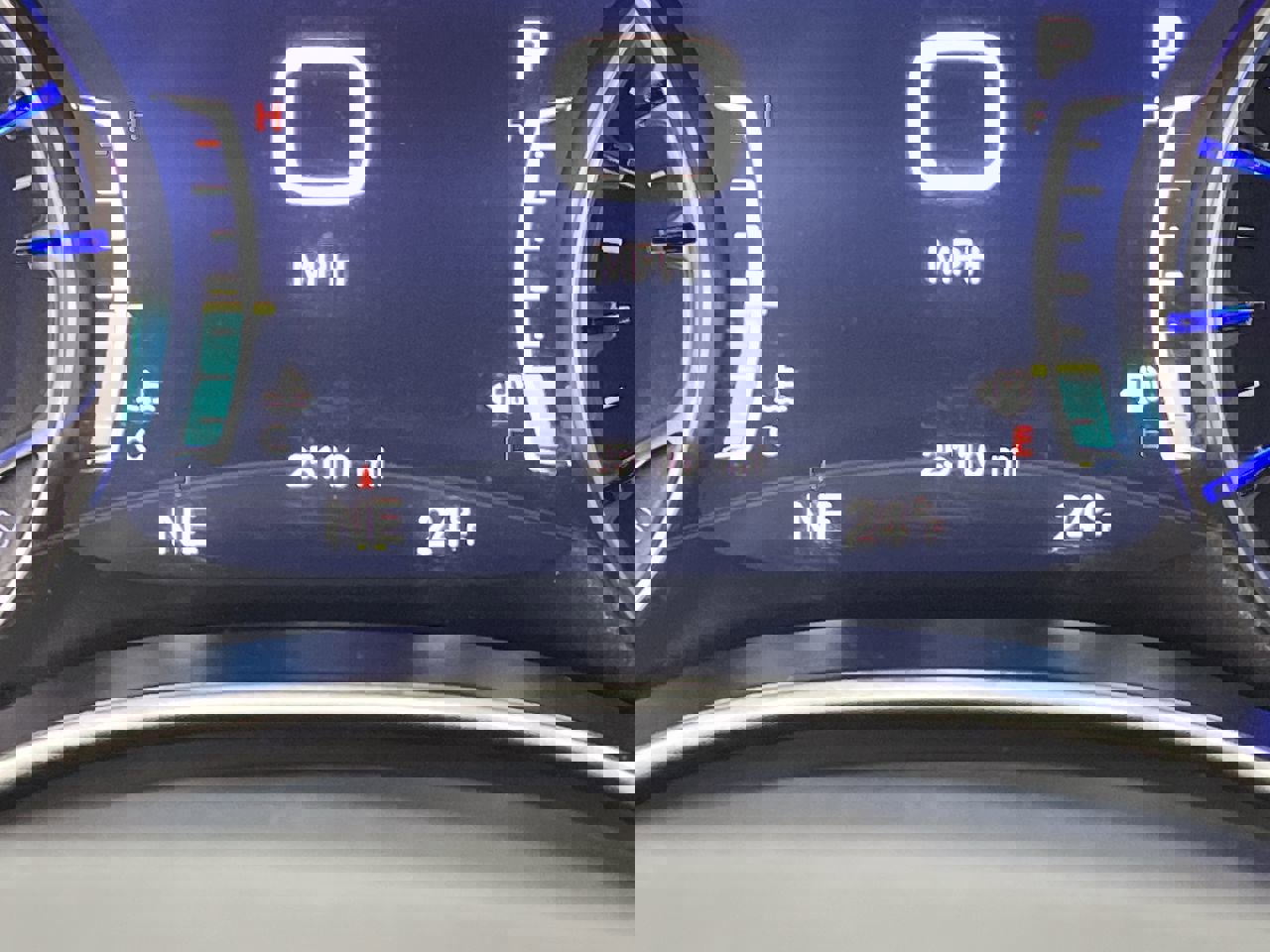 Used 2025 Chrysler Pacifica Select image 15