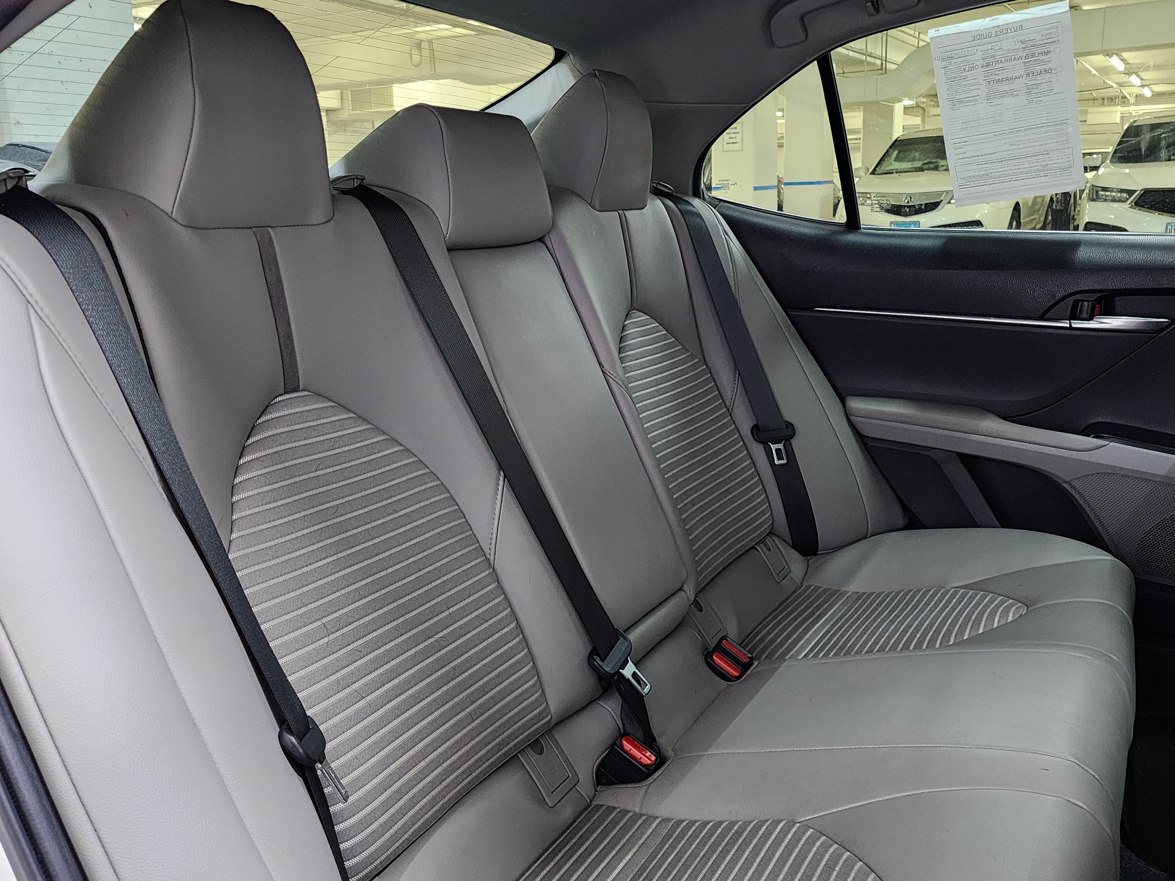 Used 2019 Toyota Camry SE FWD image 17