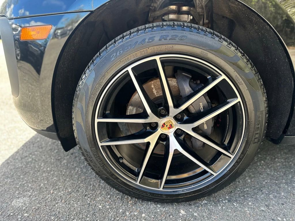 Used 2023 Porsche Macan image 14