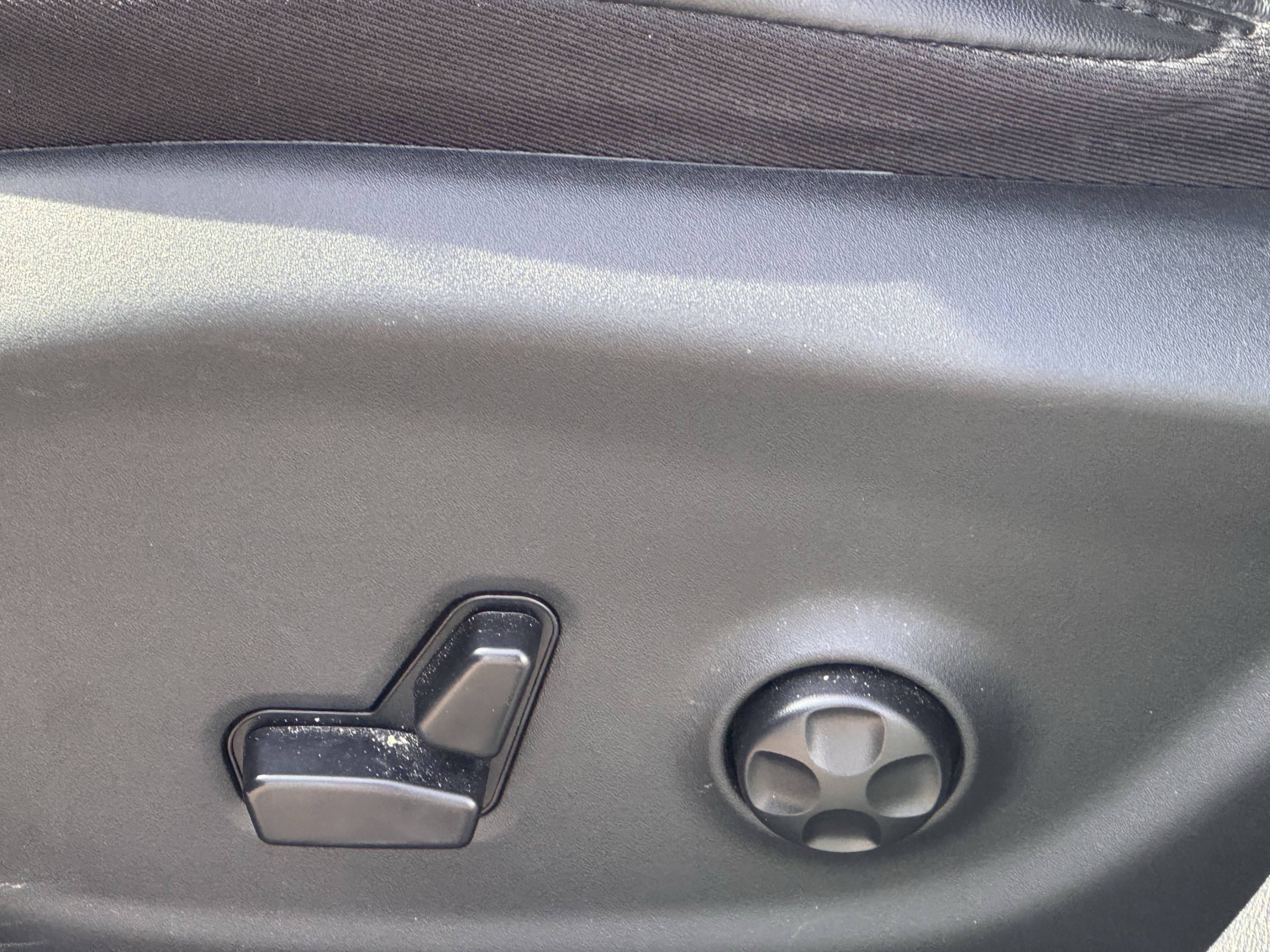 Used 2020 Jeep Cherokee Limited image 7