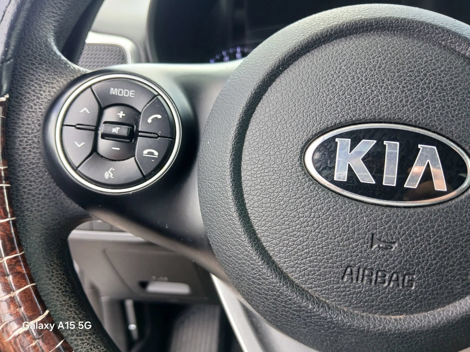 Used 2020 Kia Soul LX FWD image 26