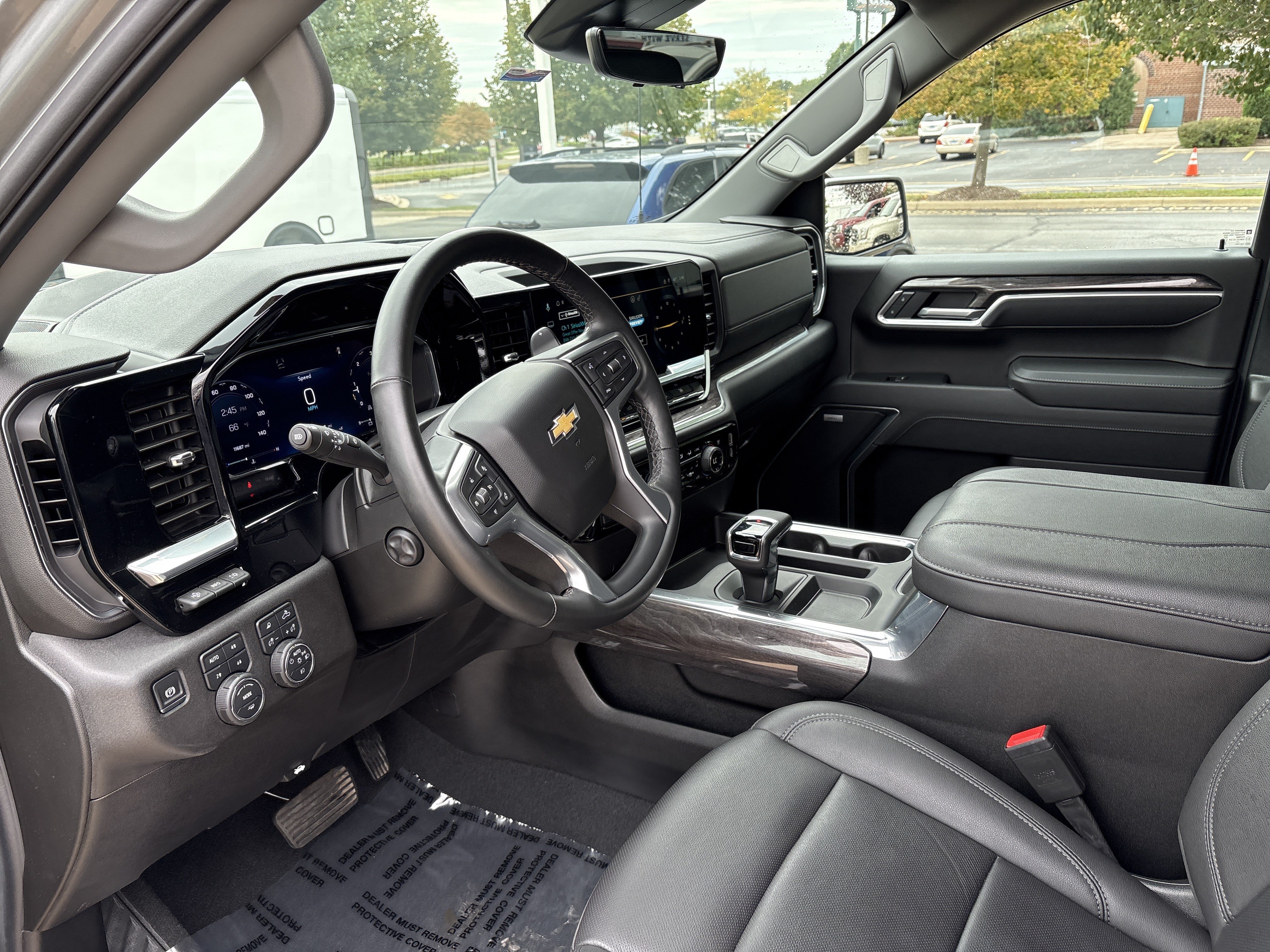 Used 2026 Chevrolet Silverado 1500 LTZ AWD/4WD image 13