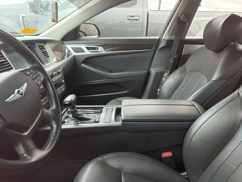 Used 2019 Genesis G80 3.8 RWD image 6
