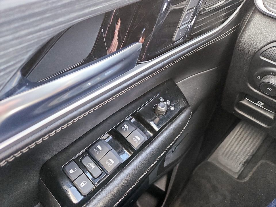 Used 2024 Jeep Wagoneer Series III w/ Flexible Seating Group image 22