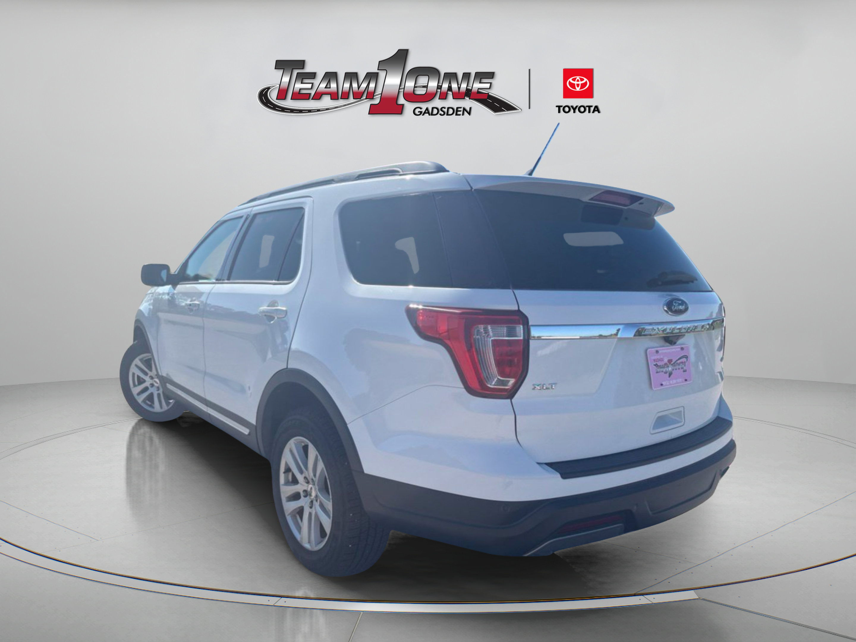 Used 2019 Ford Explorer XLT w/ Equipment Group 201A AWD/4WD image 7