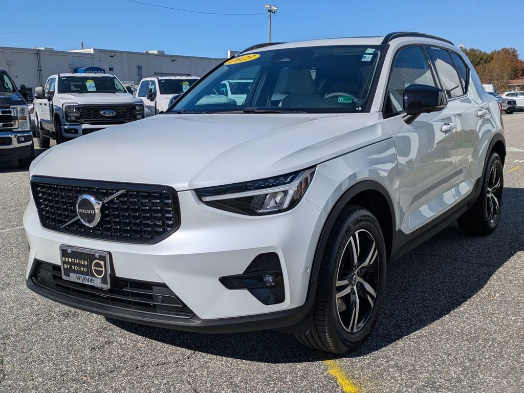 Certified 2023 Volvo XC40 B5 Plus w/ Driver Assist Package image 8