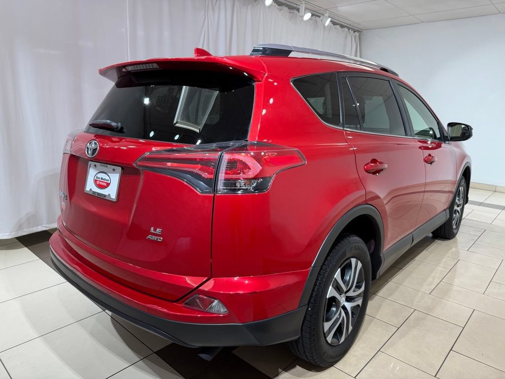 Used 2017 Toyota RAV4 LE w/ Carpet Mat Package AWD/4WD image 5