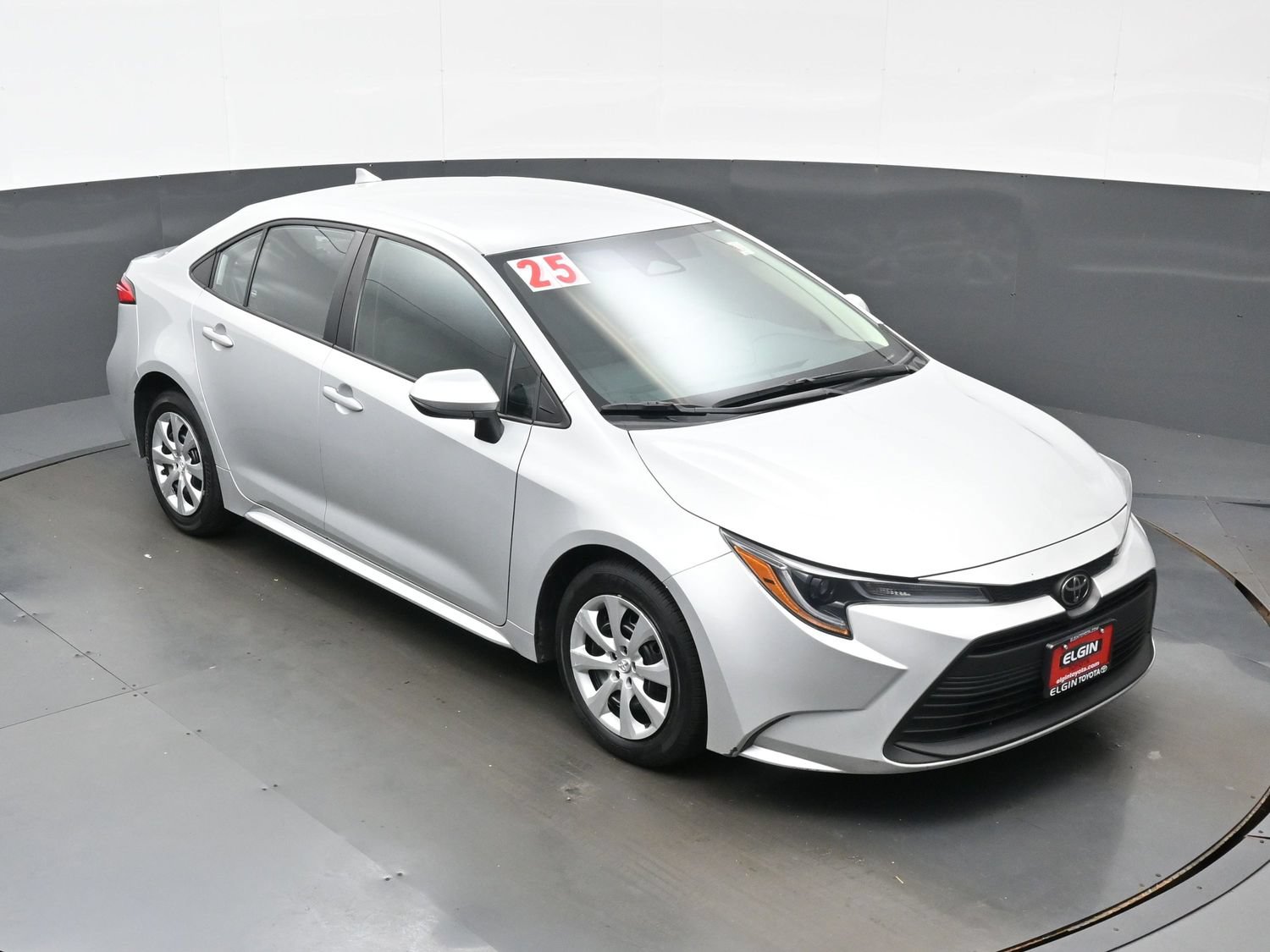 Used 2025 Toyota Corolla LE FWD image 32