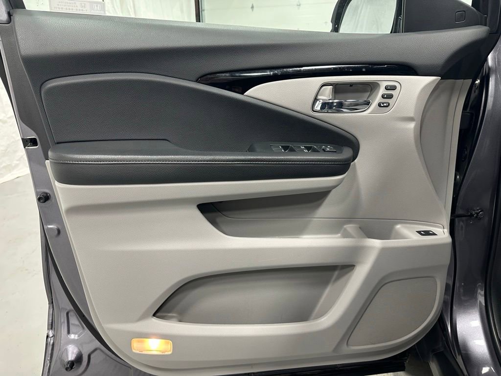 Used 2022 Honda Pilot Touring image 8