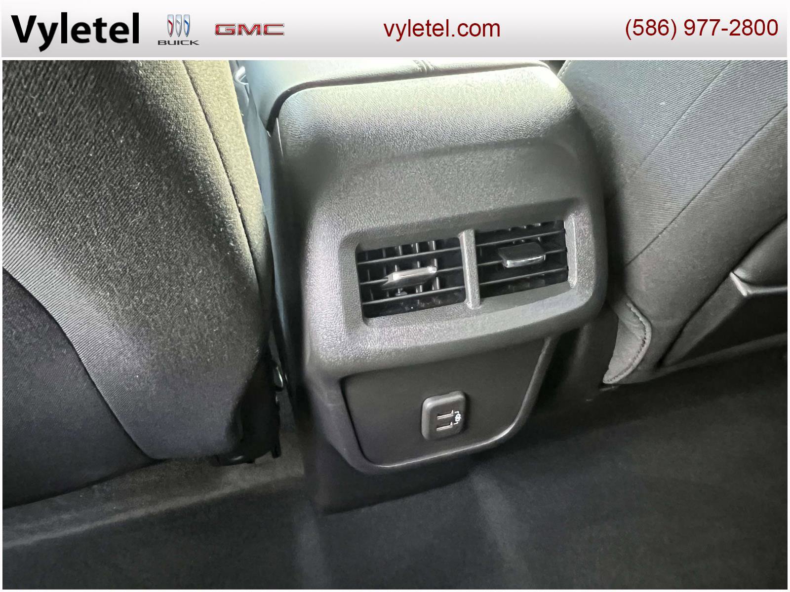 Used 2023 GMC Terrain SLE w/ Driver Convenience Package image 12