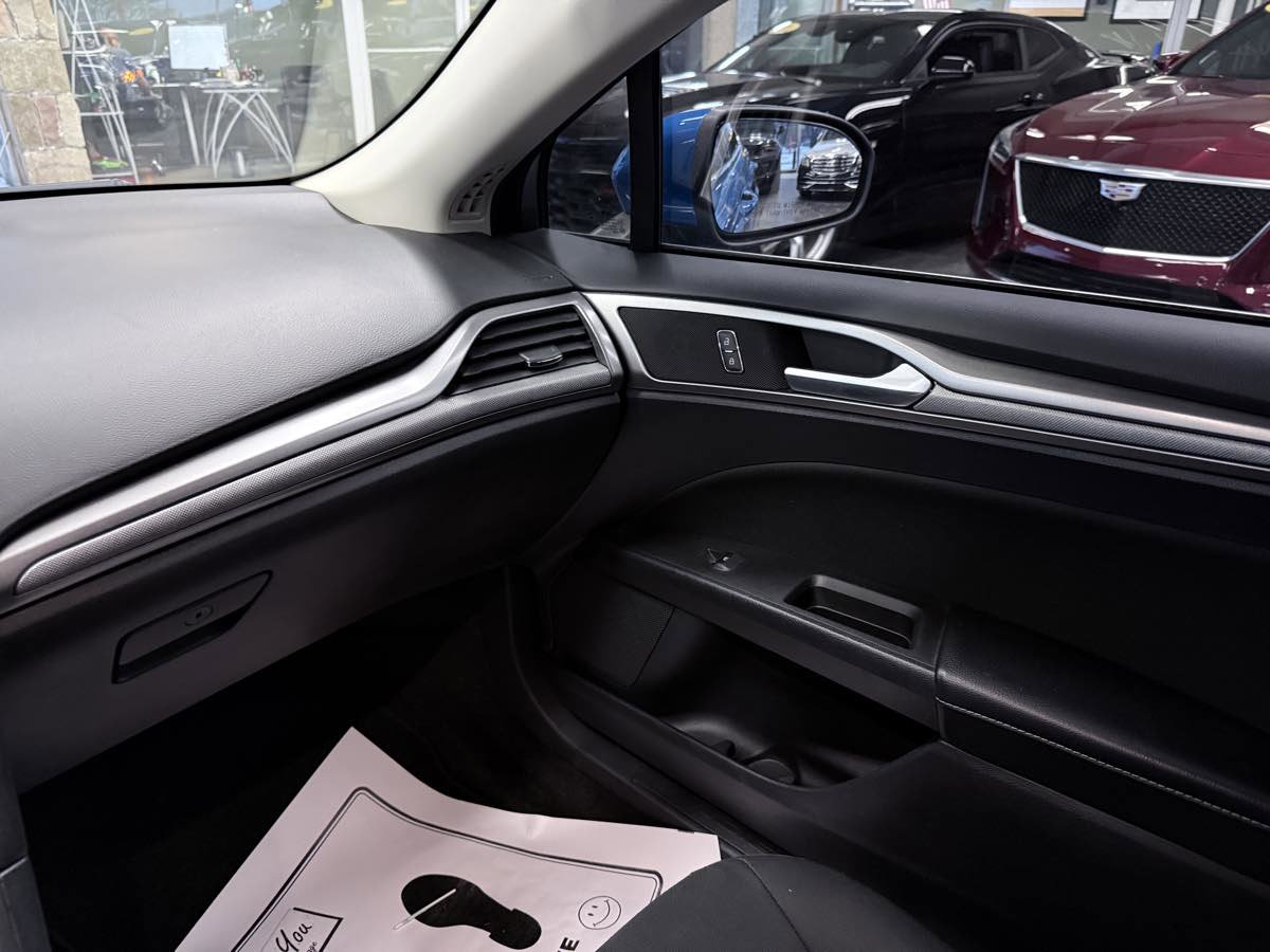 Used 2019 Ford Fusion SE image 44