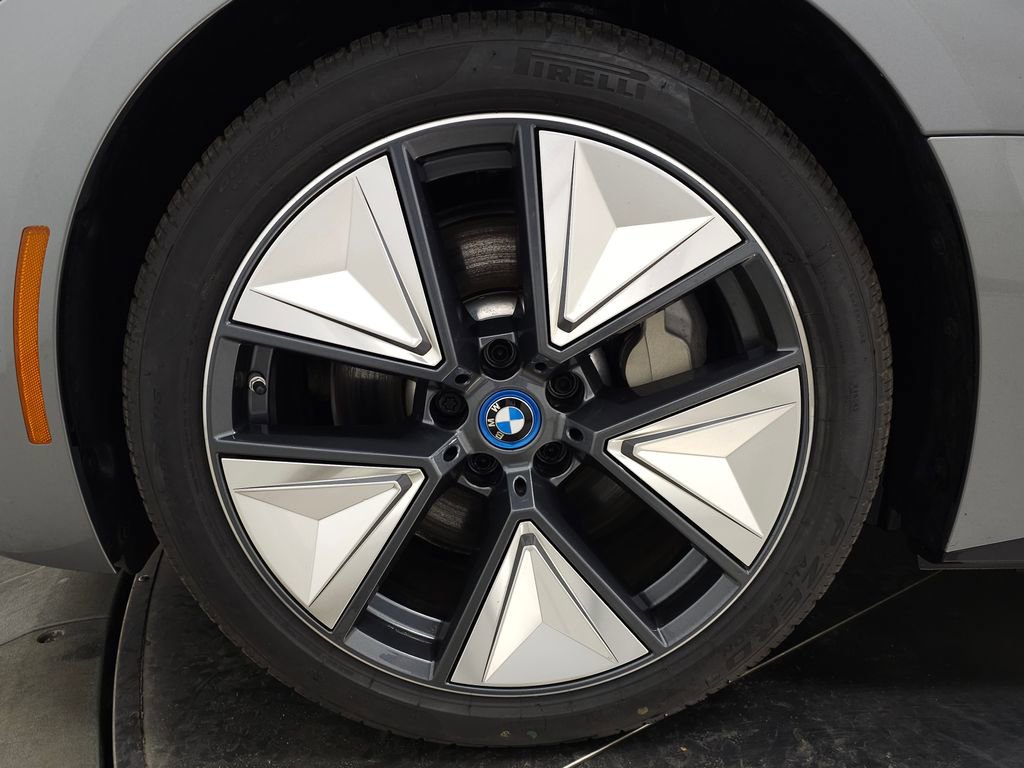 Used 2023 BMW i4 eDrive35 RWD image 39