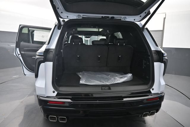 New 2026 Chevrolet Traverse High Country w/ LPO, Floor Liner Package FWD image 8