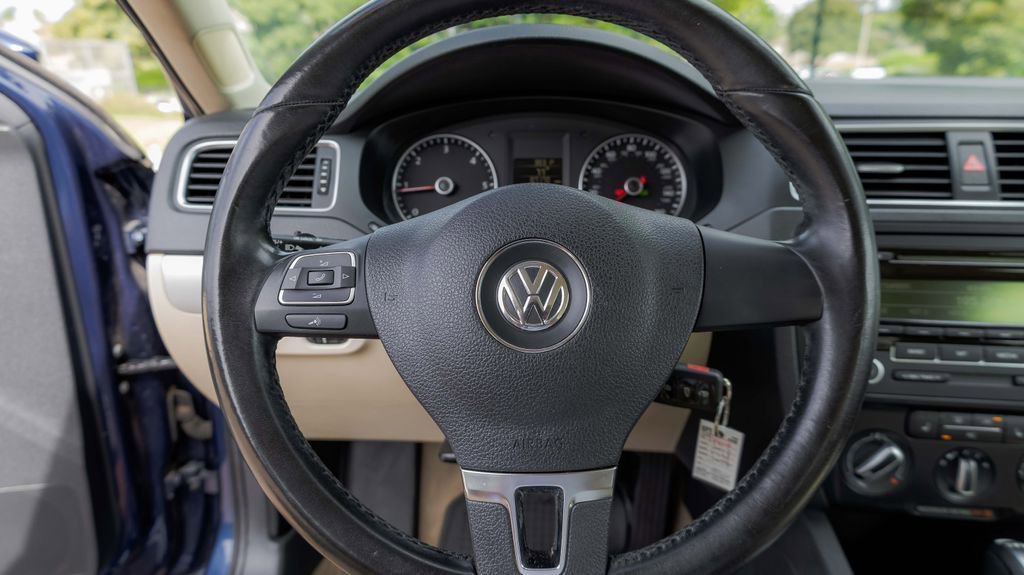 Used 2012 Volkswagen Jetta TDI image 32