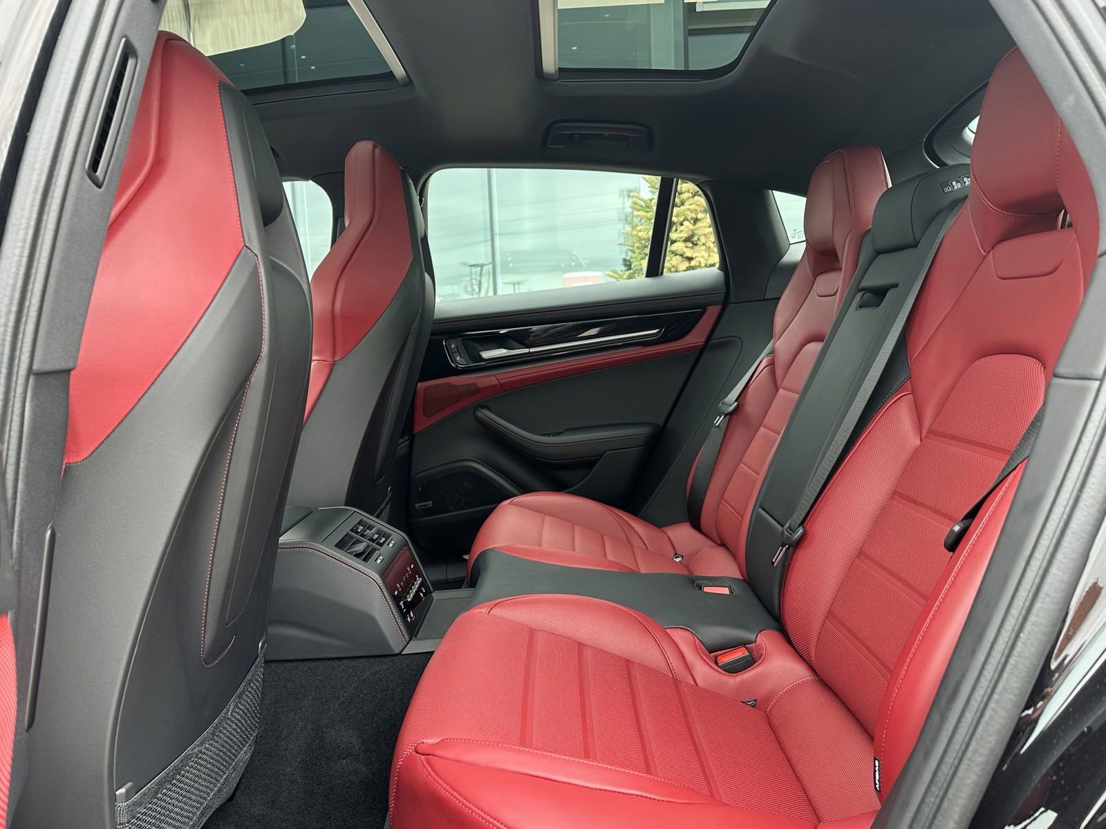 Certified 2024 Porsche Panamera image 16