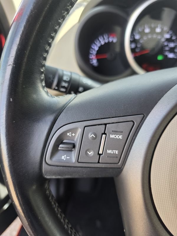 Used 2013 Kia Soul ! w/ Premium Pkg FWD image 26