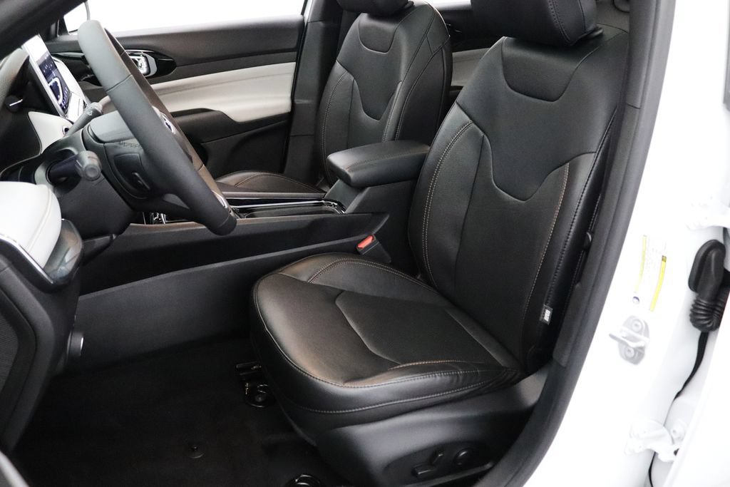 Used 2023 Jeep Compass Limited w/ Elite Group AWD/4WD image 9