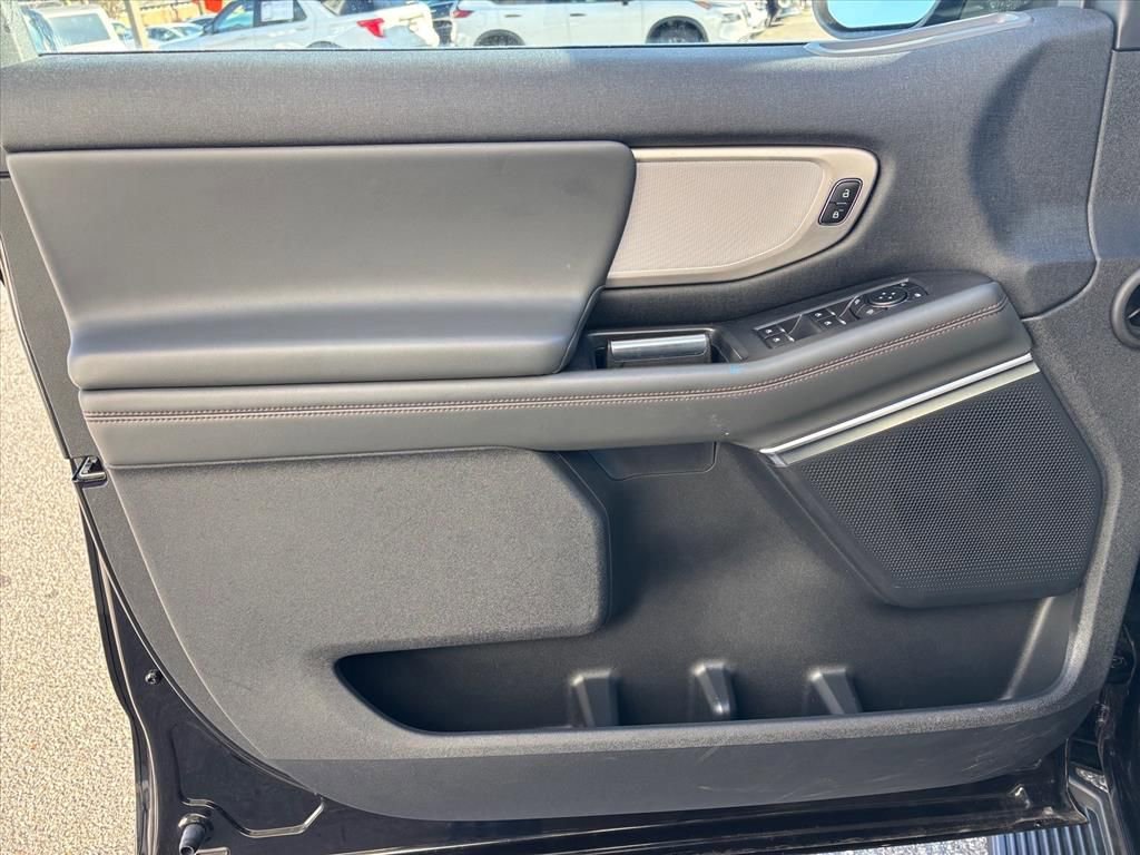Used 2025 Ford Expedition Max Active image 9