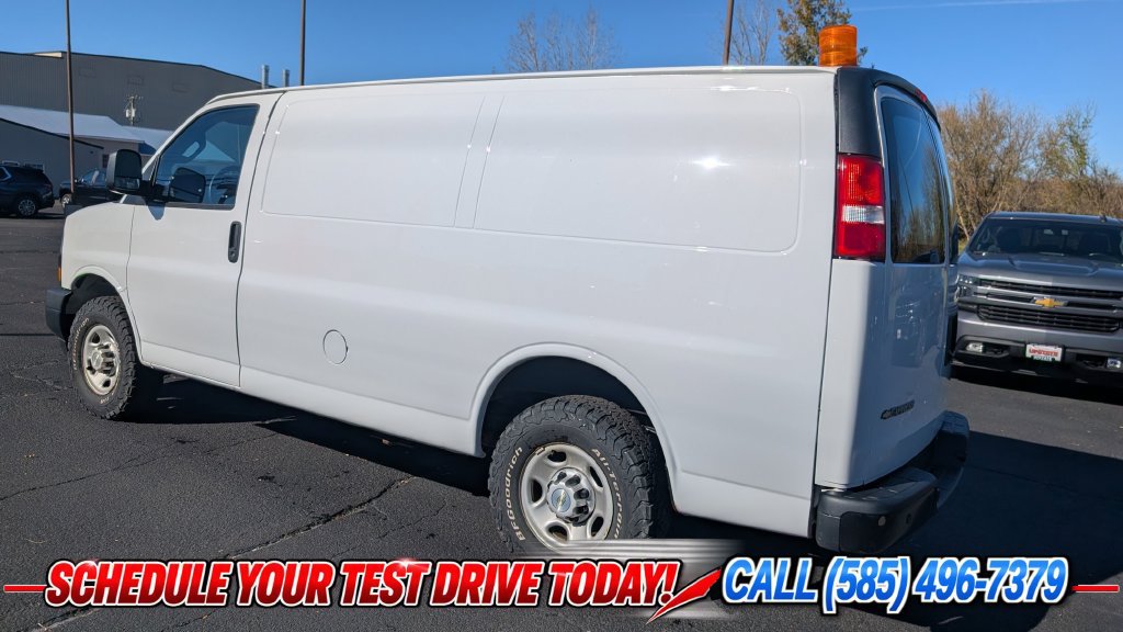 Used 2021 Chevrolet Express 2500 w/ Driver Convenience Package RWD image 4