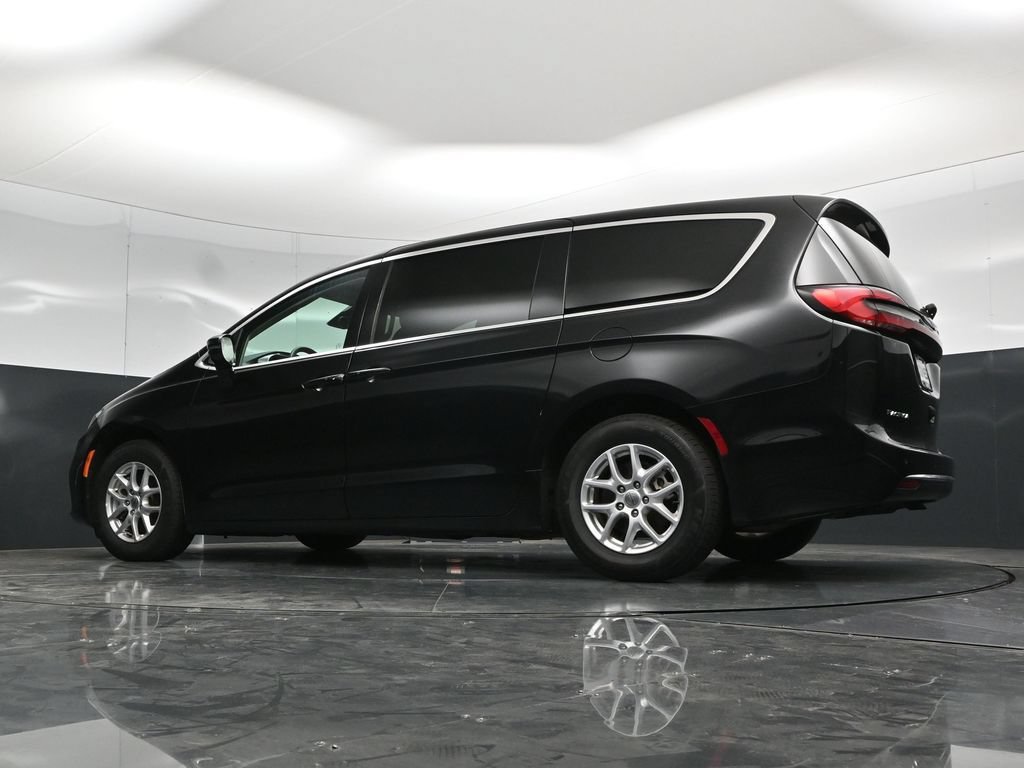 Used 2024 Chrysler Pacifica Touring-L FWD image 61