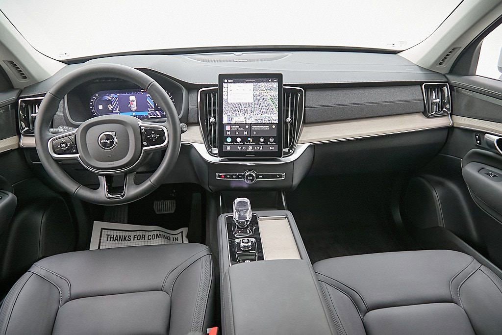 New 2026 Volvo XC90 B6 Plus w/ Protection Package Premier image 26