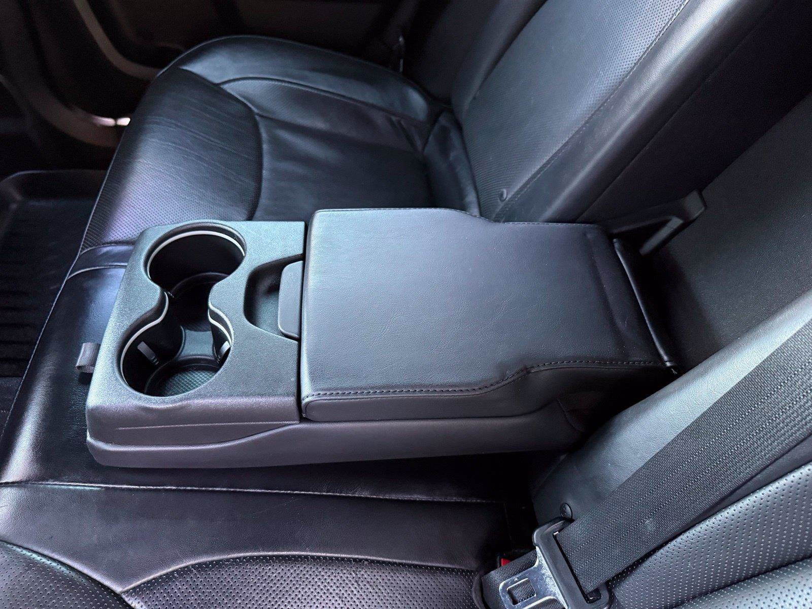 Used 2014 Chrysler 300 C RWD image 27