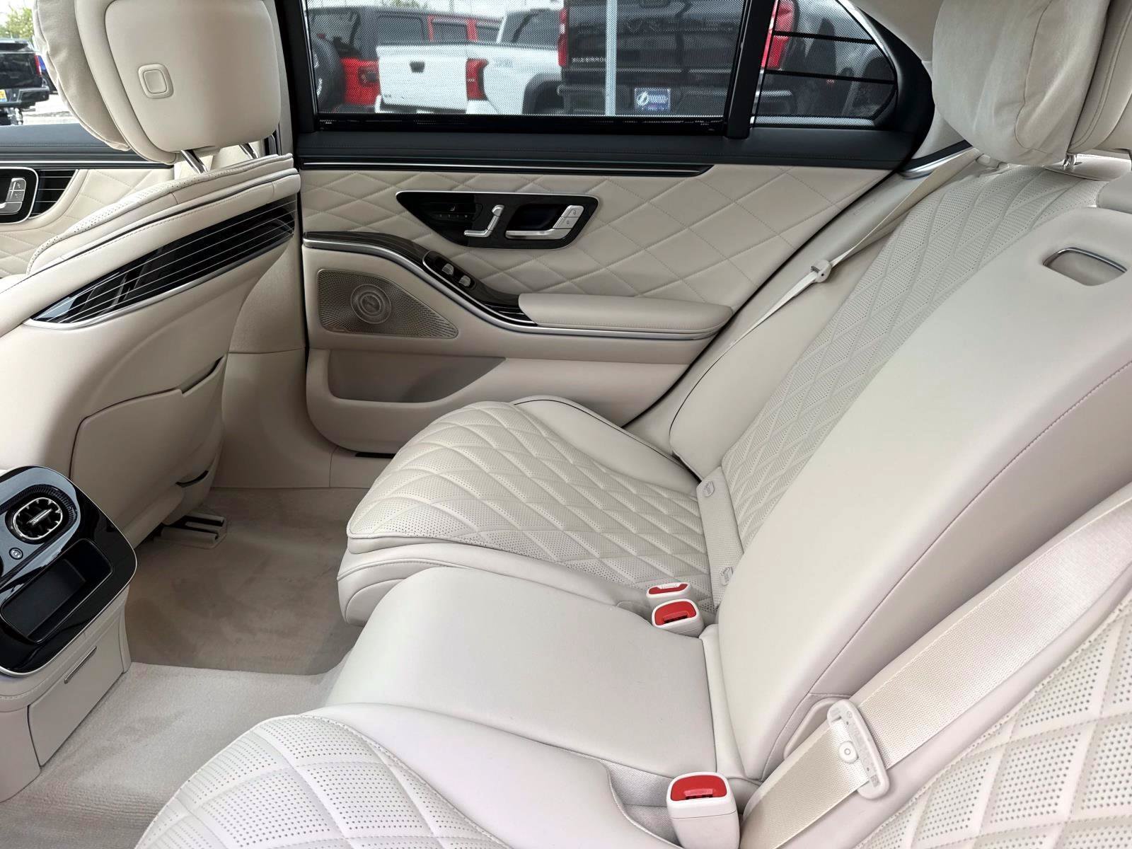 New 2027 Mercedes-Benz S 580 4MATIC Sedan image 13
