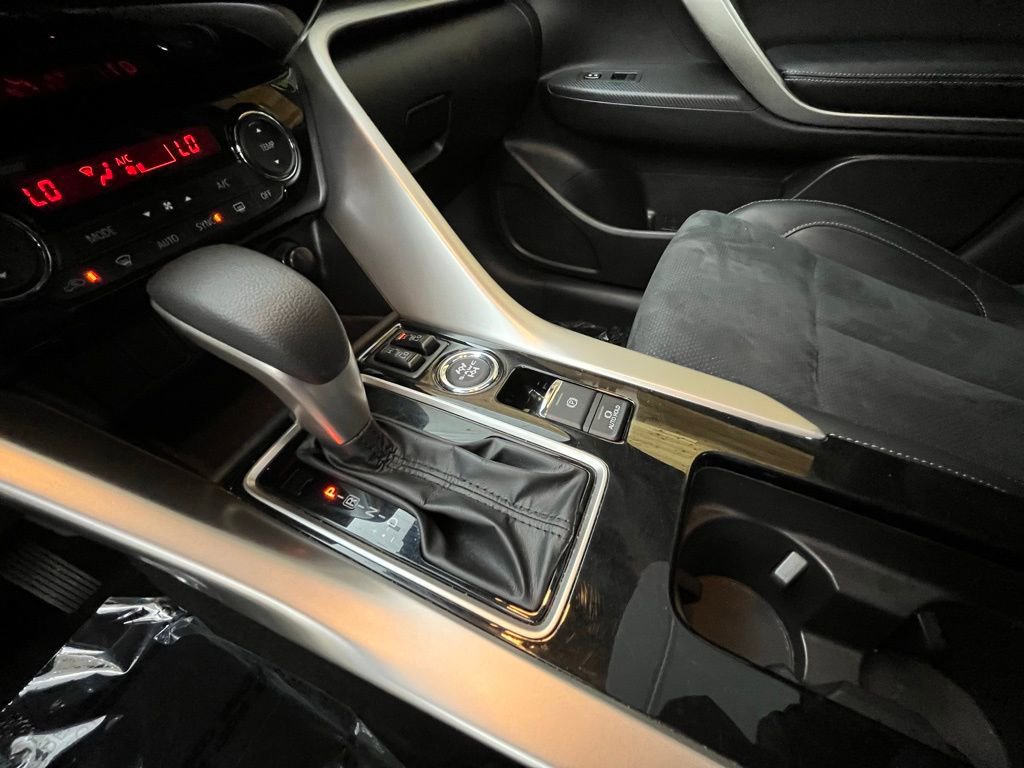 Used 2024 Mitsubishi Eclipse Cross SEL image 19