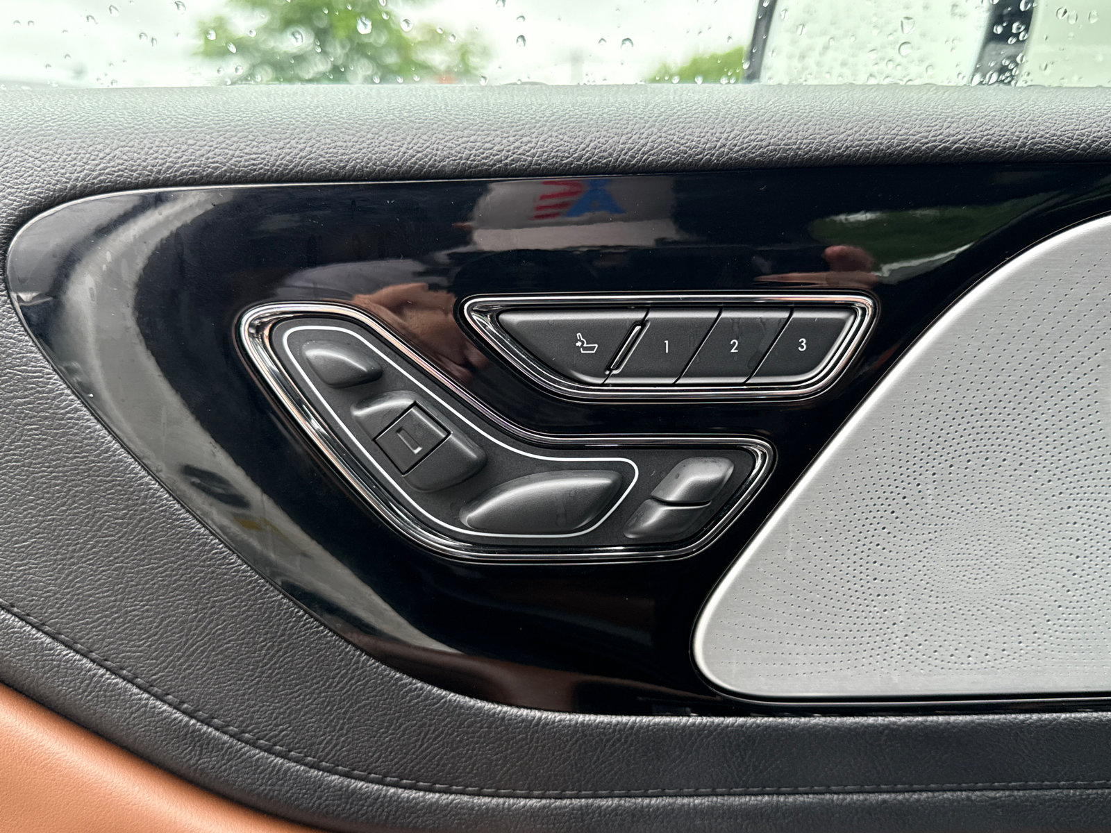 Used 2022 Lincoln Aviator Reserve w/ Equipment Group 201A AWD/4WD image 19