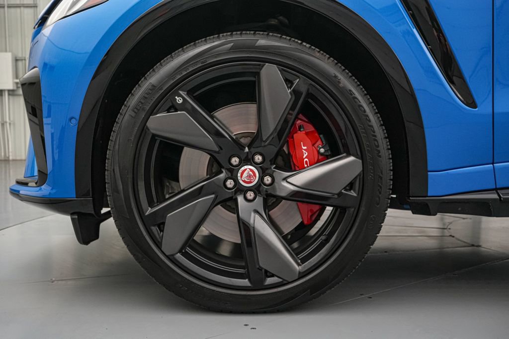 Used 2023 Jaguar F-PACE SVR AWD/4WD image 11
