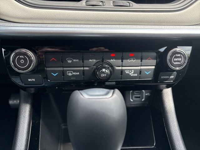 New 2025 Jeep Compass Limited image 27