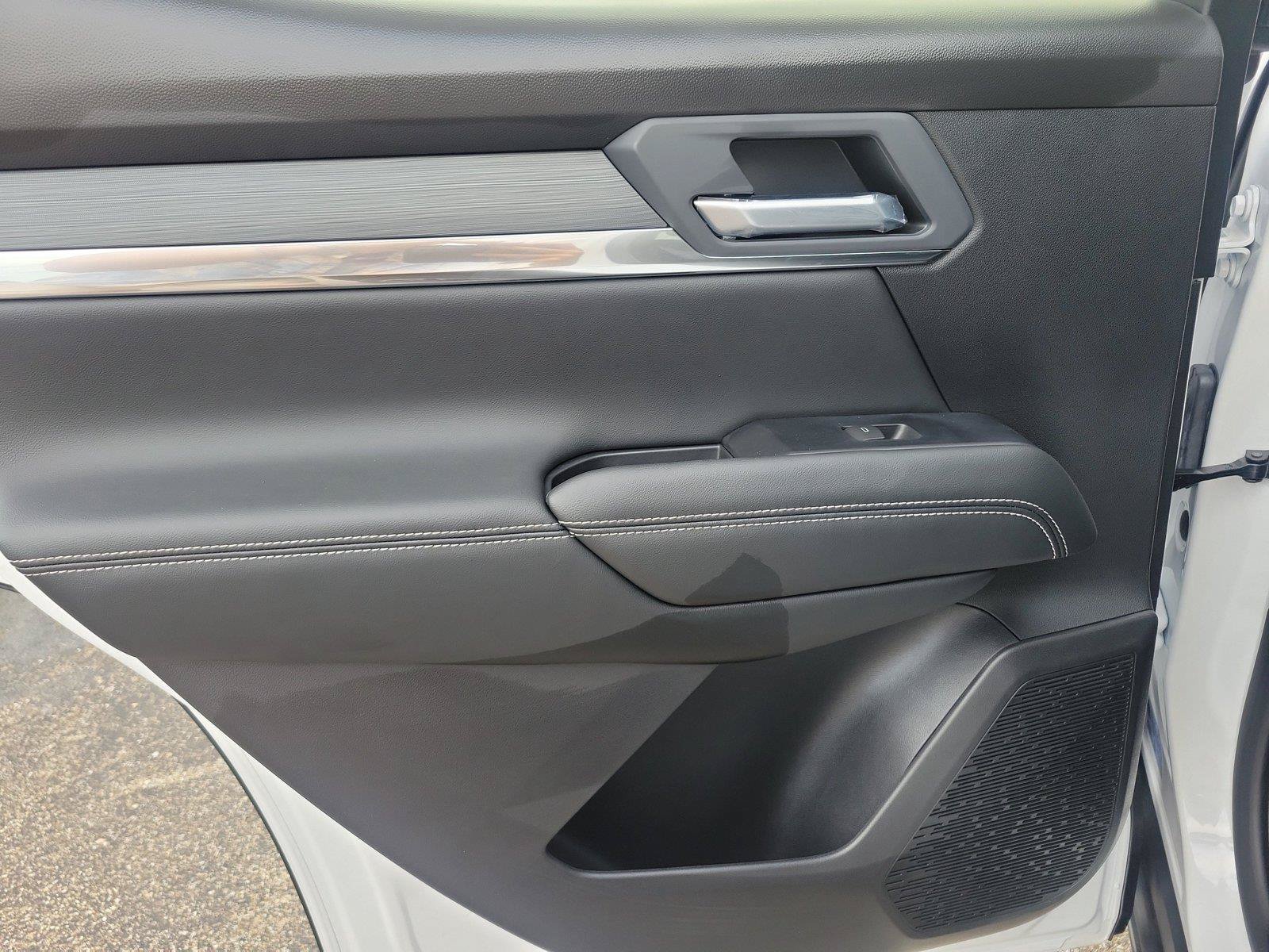 New 2027 GMC Terrain Elevation w/ Elevation Premium Package FWD image 15