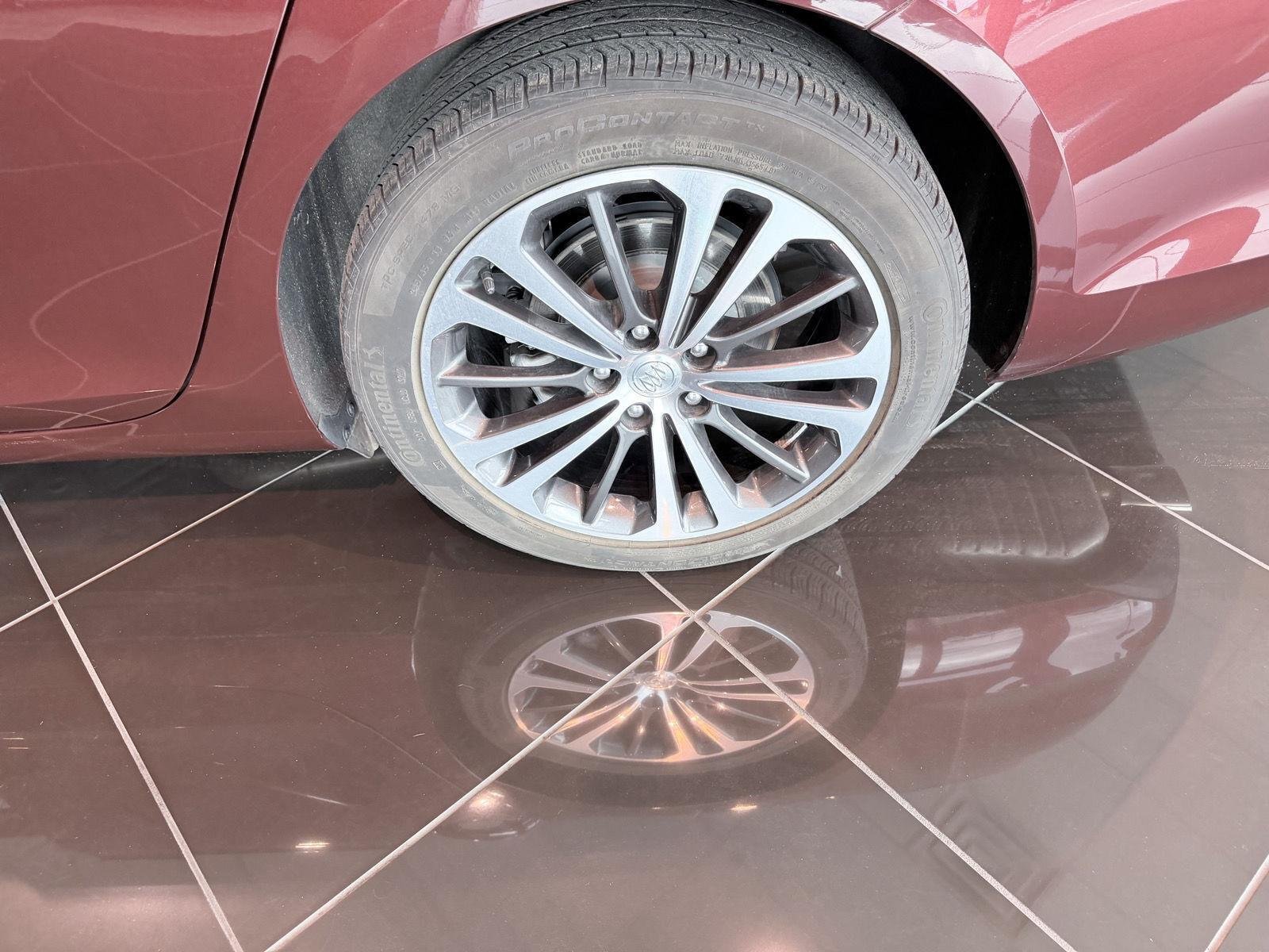 Used 2018 Buick Regal Essence w/ Driver Confidence Package #1 FWD image 45