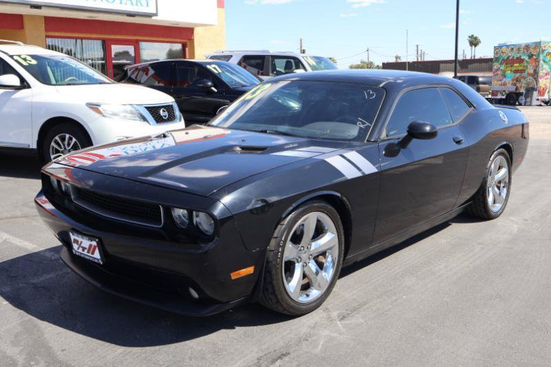 Used 2013 Dodge Challenger R/T RWD image 3