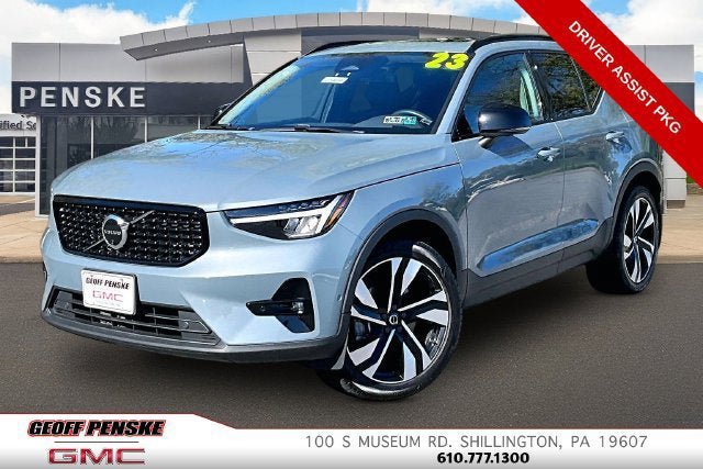 Used 2023 Volvo XC40 B5 Plus w/ Driver Assist Package AWD/4WD image 1