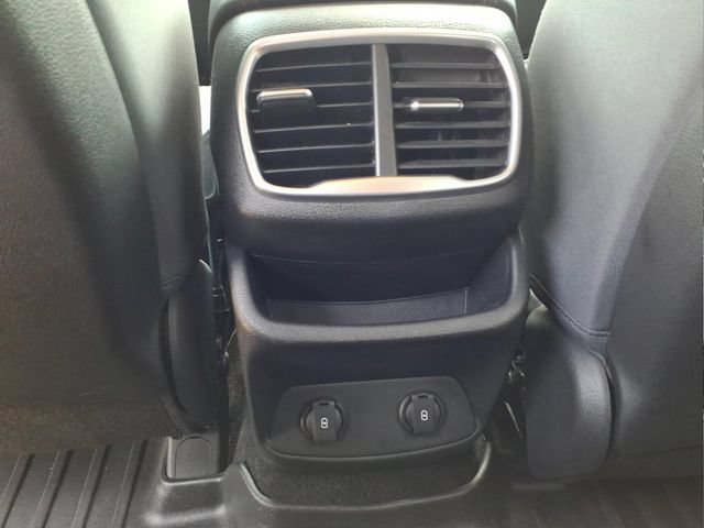 Used 2020 Hyundai Santa Fe SE AWD/4WD image 15