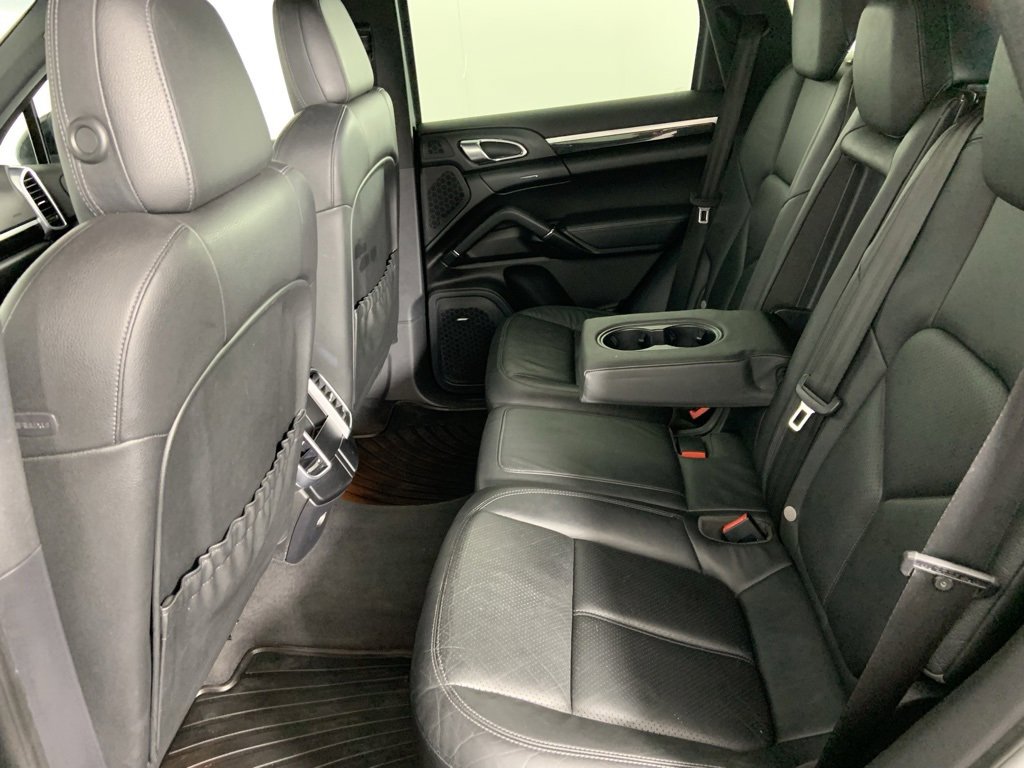 Used 2014 Porsche Cayenne w/ Basic Package image 18