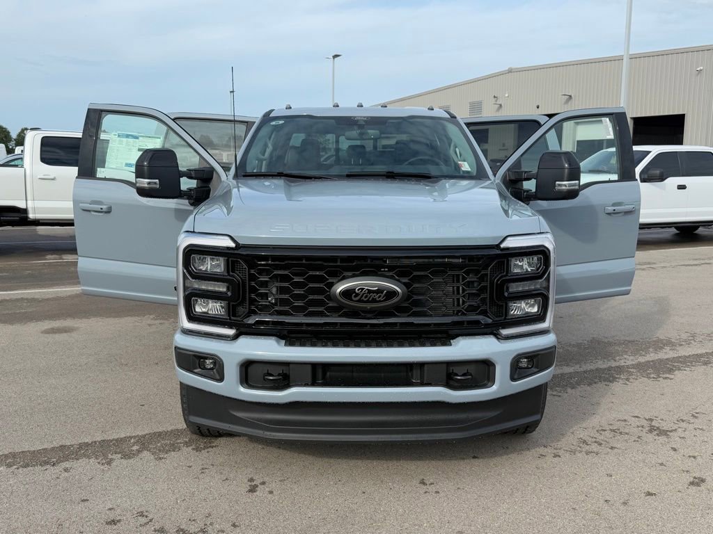 New 2026 Ford F250 Lariat w/ Black Appearance Package image 23