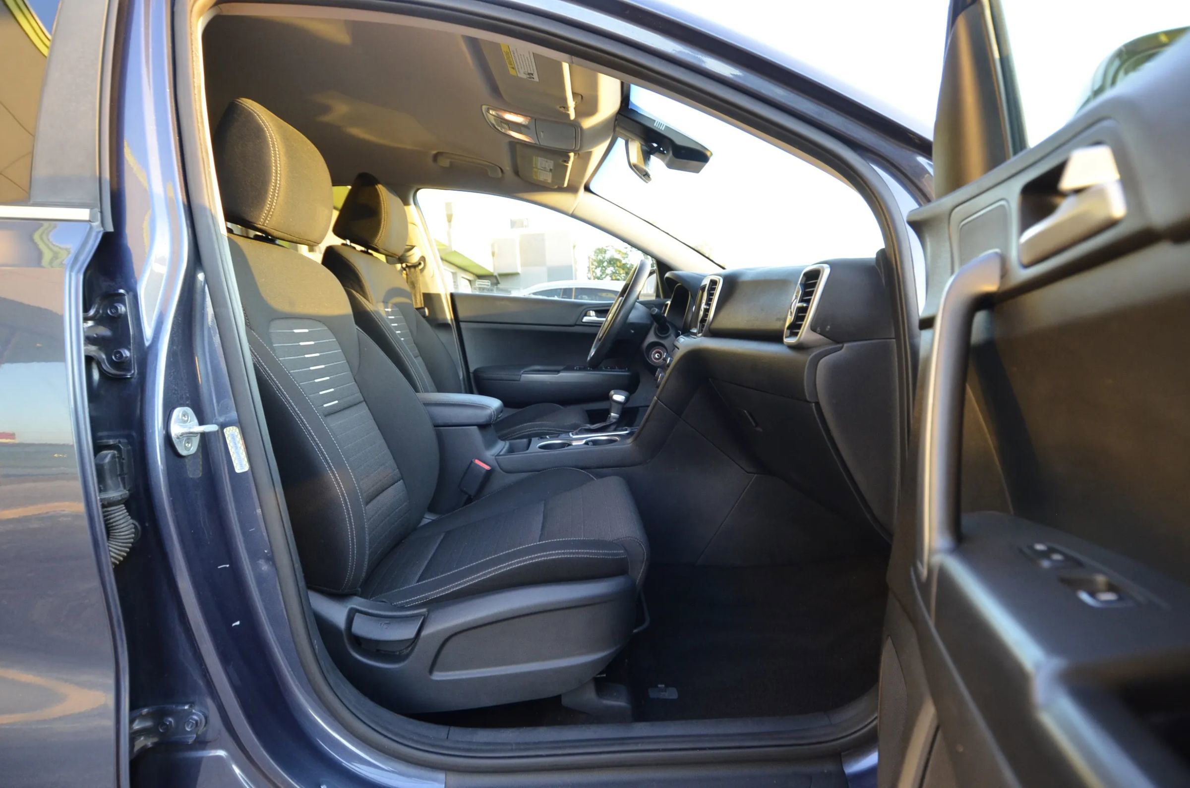 Used 2018 Kia Sportage LX w/ LX Technology Package image 24