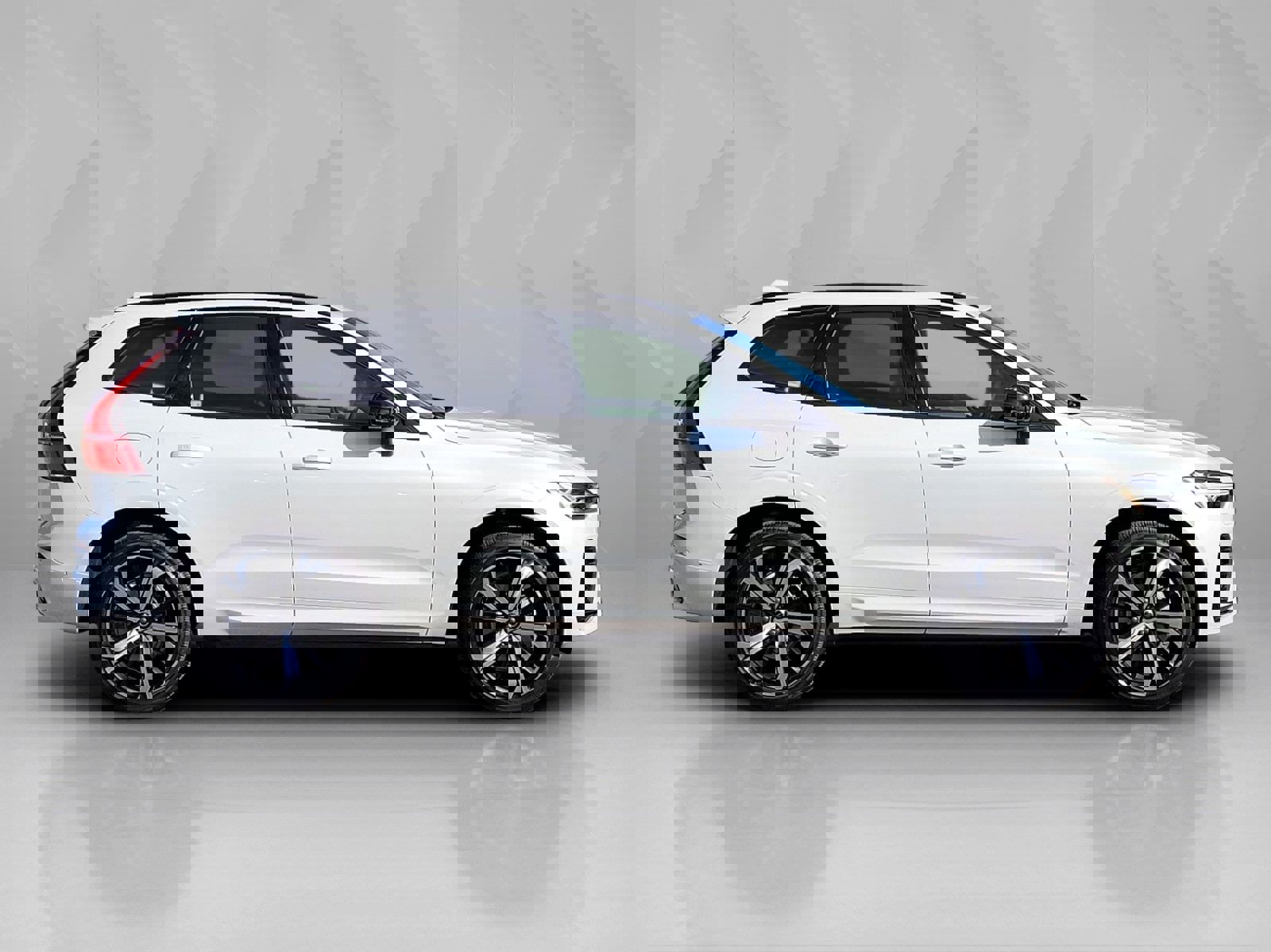 Certified 2024 Volvo XC60 T8 Ultimate w/ Protection Package Premier image 4